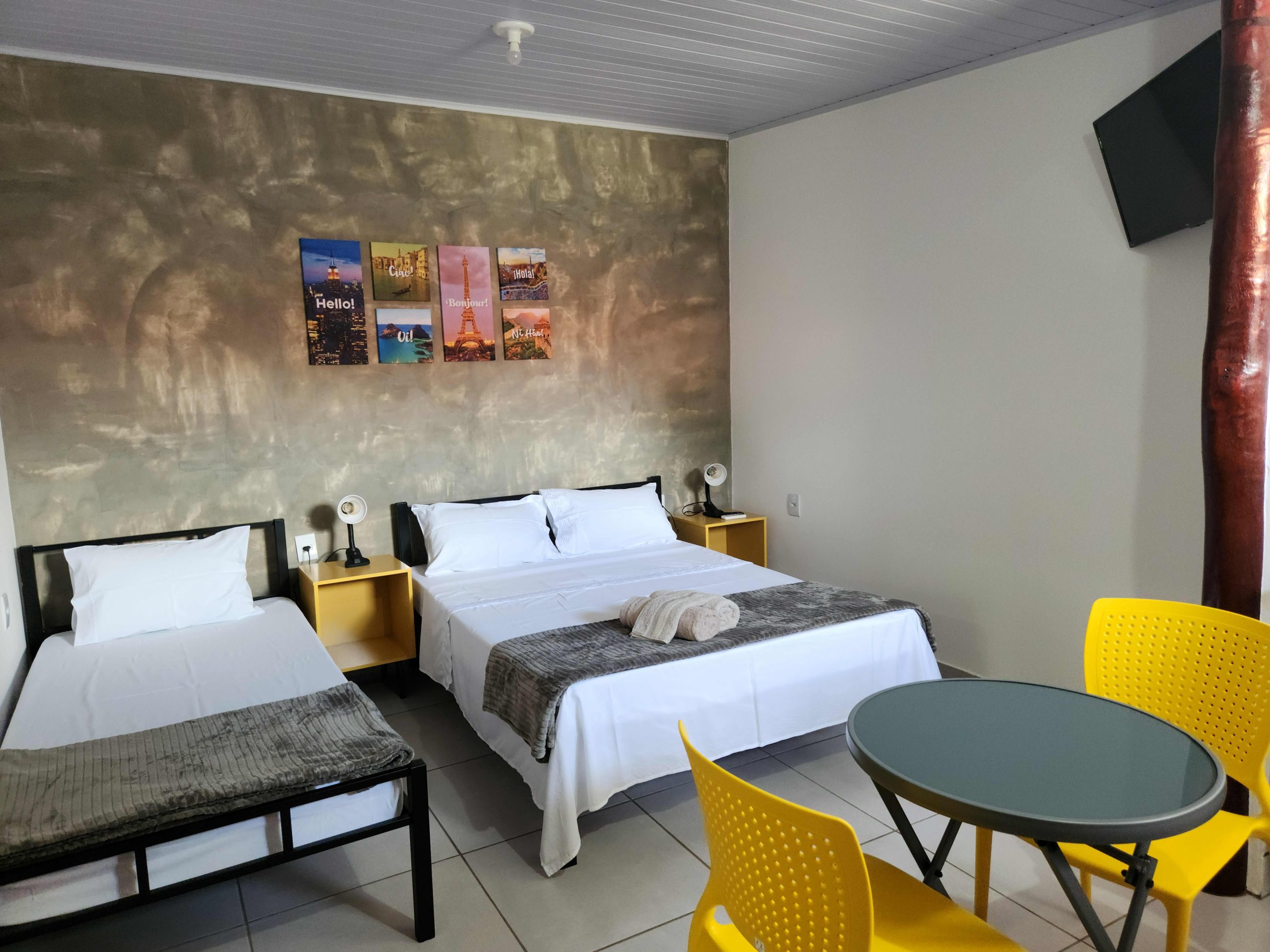 Hospedagem Econômica com Piscina e Café da Manhã