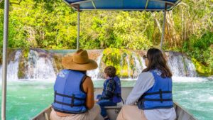 barco-eletrico-eco-park-porto-da-ilha-bonito-ms