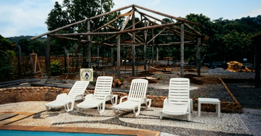 Construção do redário e da área de convivência do Bonito HI Hostel e Pousada
