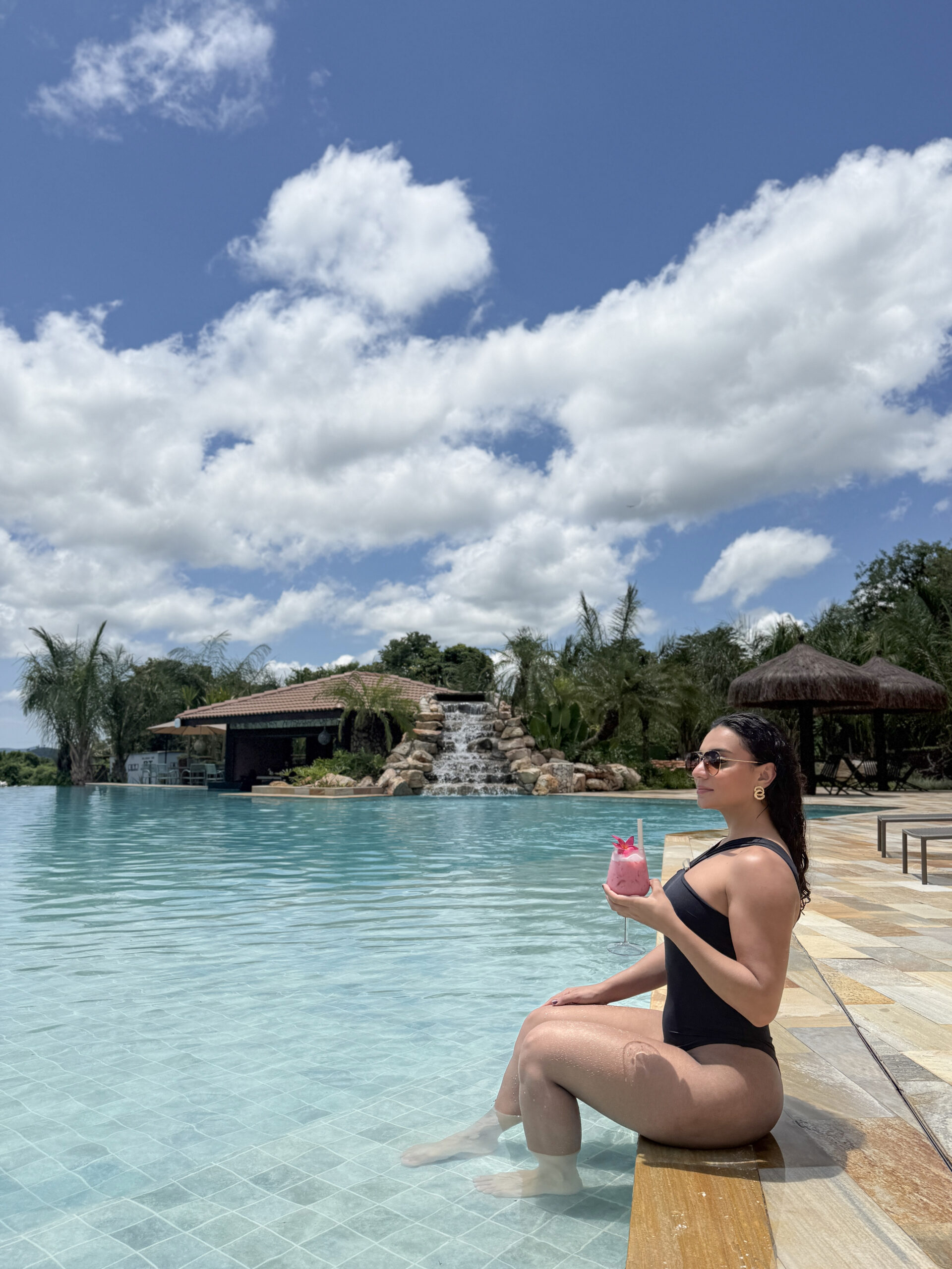 Área de descanso e piscina do Day Use Boca da Onça