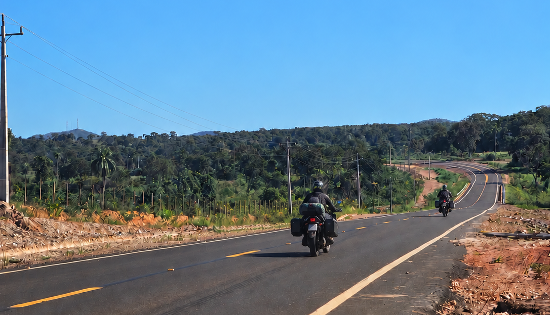 Motociclistas viajando pelas estradas de Bonito Mato Grosso do Sul
